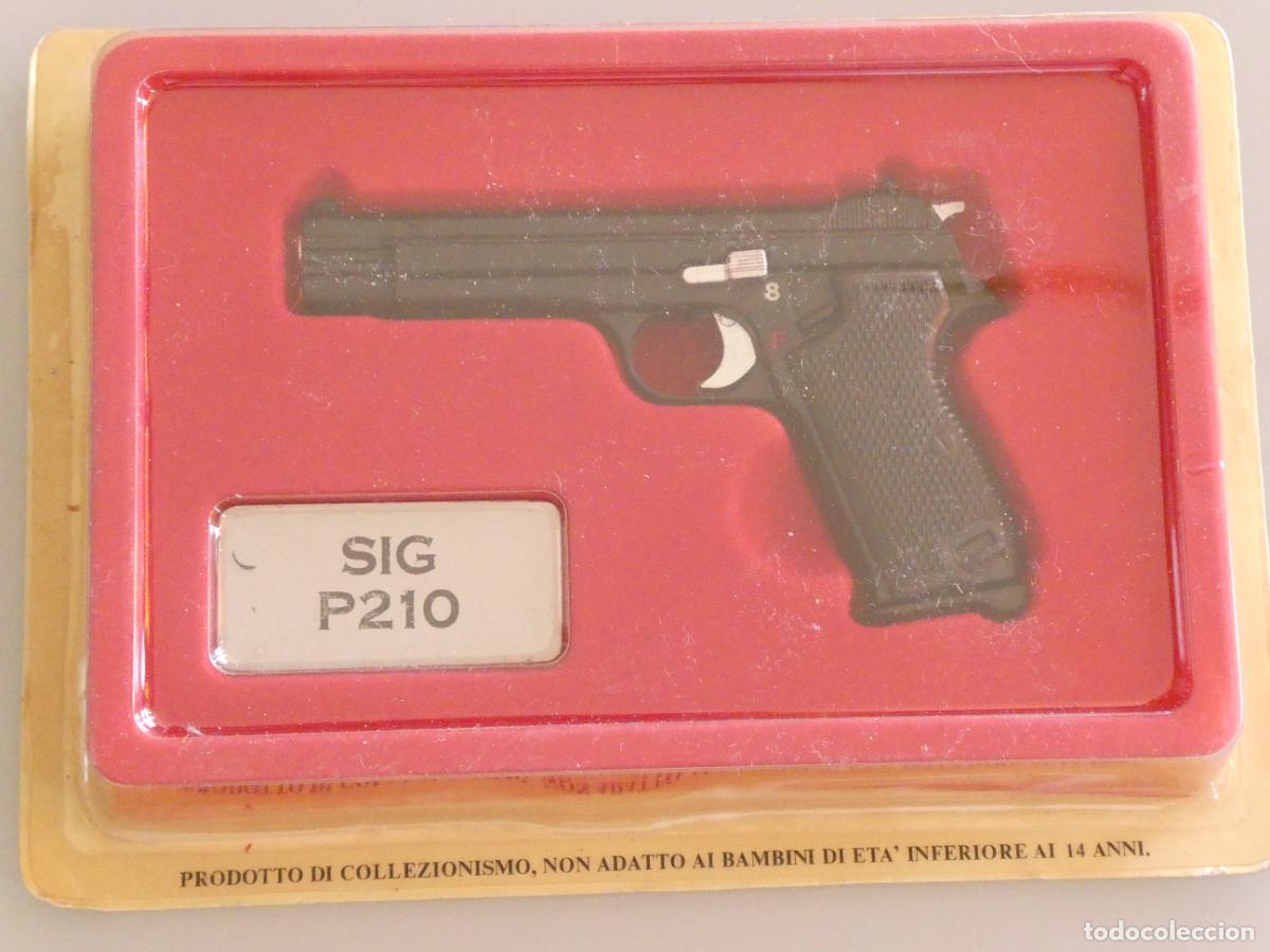 Militaria: ARMAS DE COLECCI&Oacute;N. MODELO COLECCIONABLE ESCALA 1:2,5. PISTOLA SIG P210. 70GR