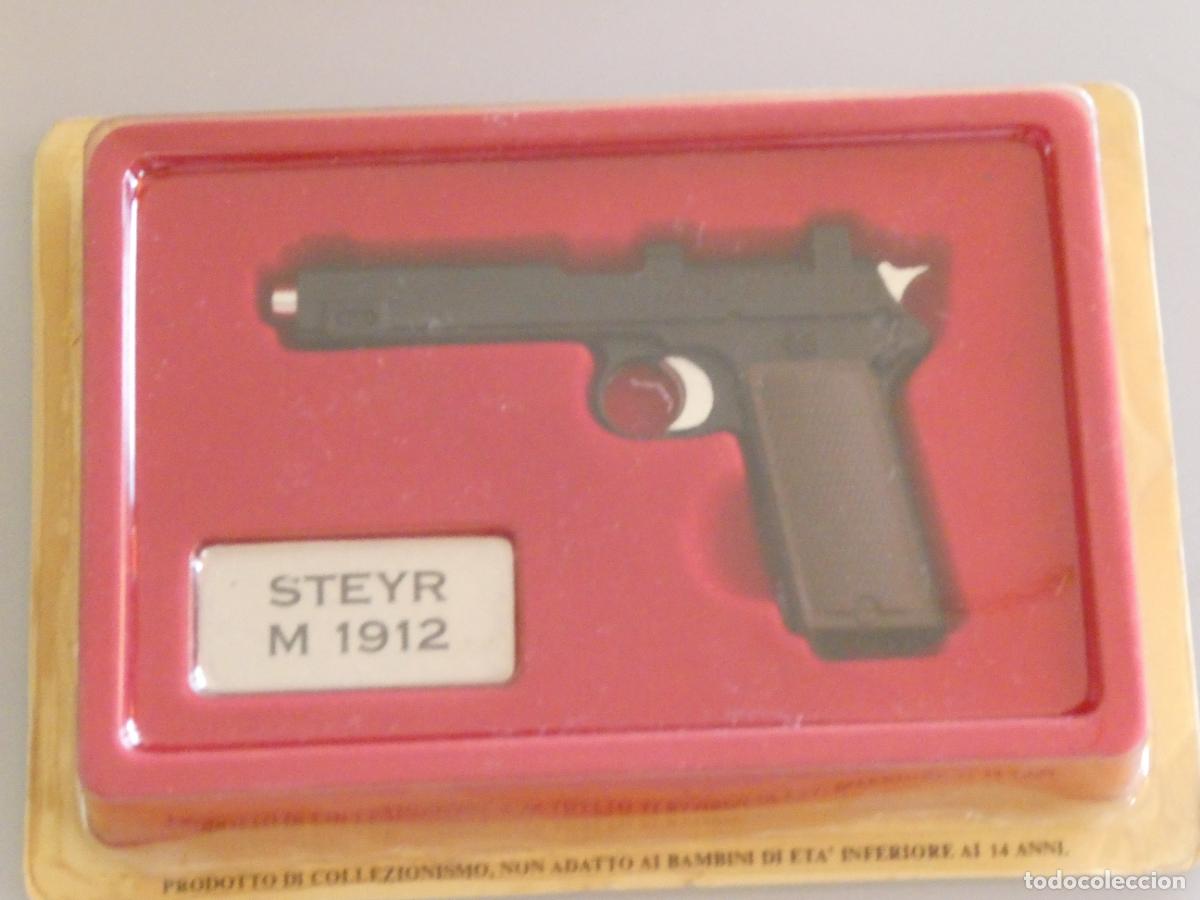 Militaria: ARMAS DE COLECCI&Oacute;N. MODELO COLECCIONABLE ESCALA 1:2,5. PISTOLA STEYR M 1912. 70GR