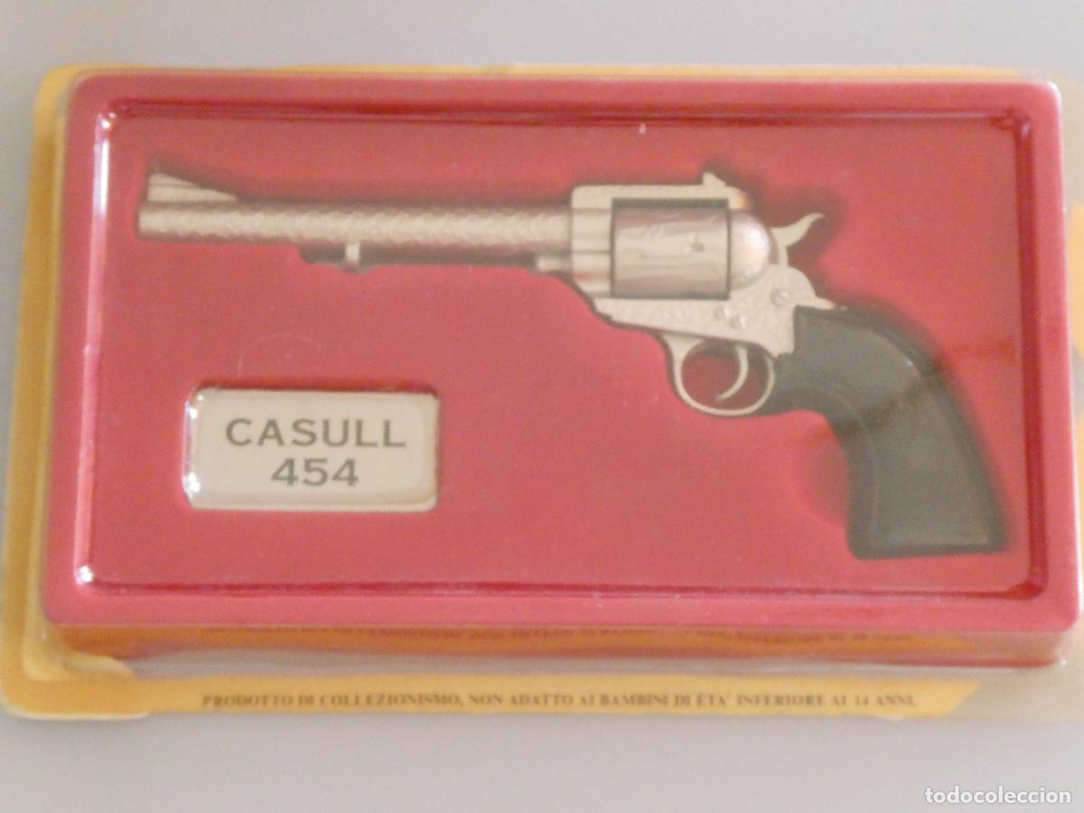 Militaria: ARMAS DE COLECCI&Oacute;N. MODELO COLECCIONABLE ESCALA 1:2,5. PISTOLA CASULL 454. 70GR
