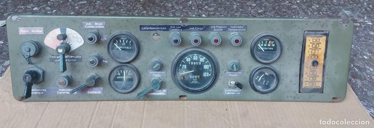 Militaria: Panel de control ,land rover militar