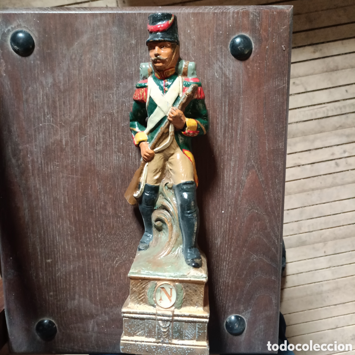 Militaria: La antigua botella de co&ntilde;ac con soldado napole&oacute;nico