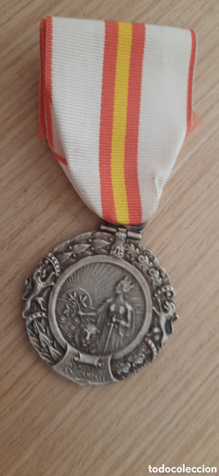 Militaria: R&eacute;plica medalla al m&eacute;rito en campa&ntilde;a