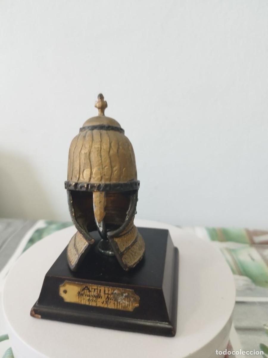 Militaria: Reproducci&oacute;n del Casco de Atila en Miniatura Colecci&oacute;n Salvat