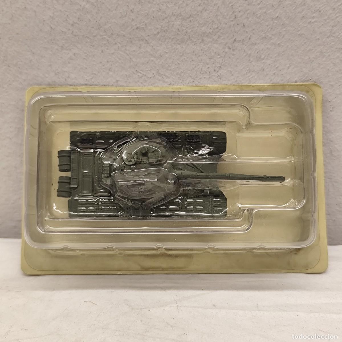 Militaria: TANQUE EN MINIATURA - R&Eacute;PLICA - DE PLOMO - MBT-T72 - REF. Z000028043 - 115 MM / 790