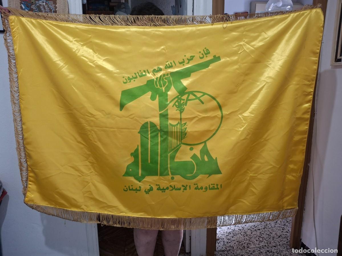 Militaria: Bandera/estandarte milicias de hezbullha(Libano) Original.Med 150 x 102 cm