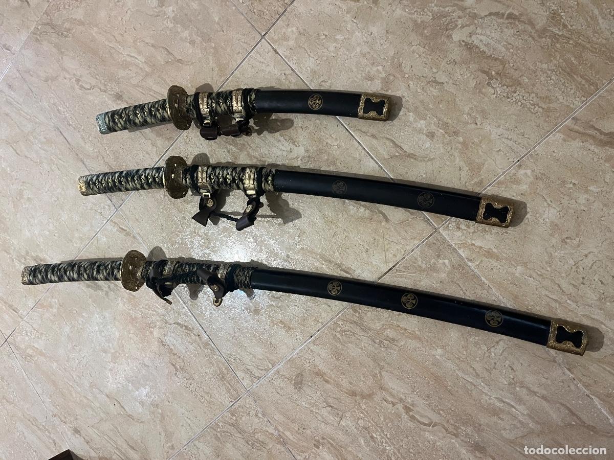Militaria: Juego de 3 katanas decorativas japonesas estilo samur&aacute;i