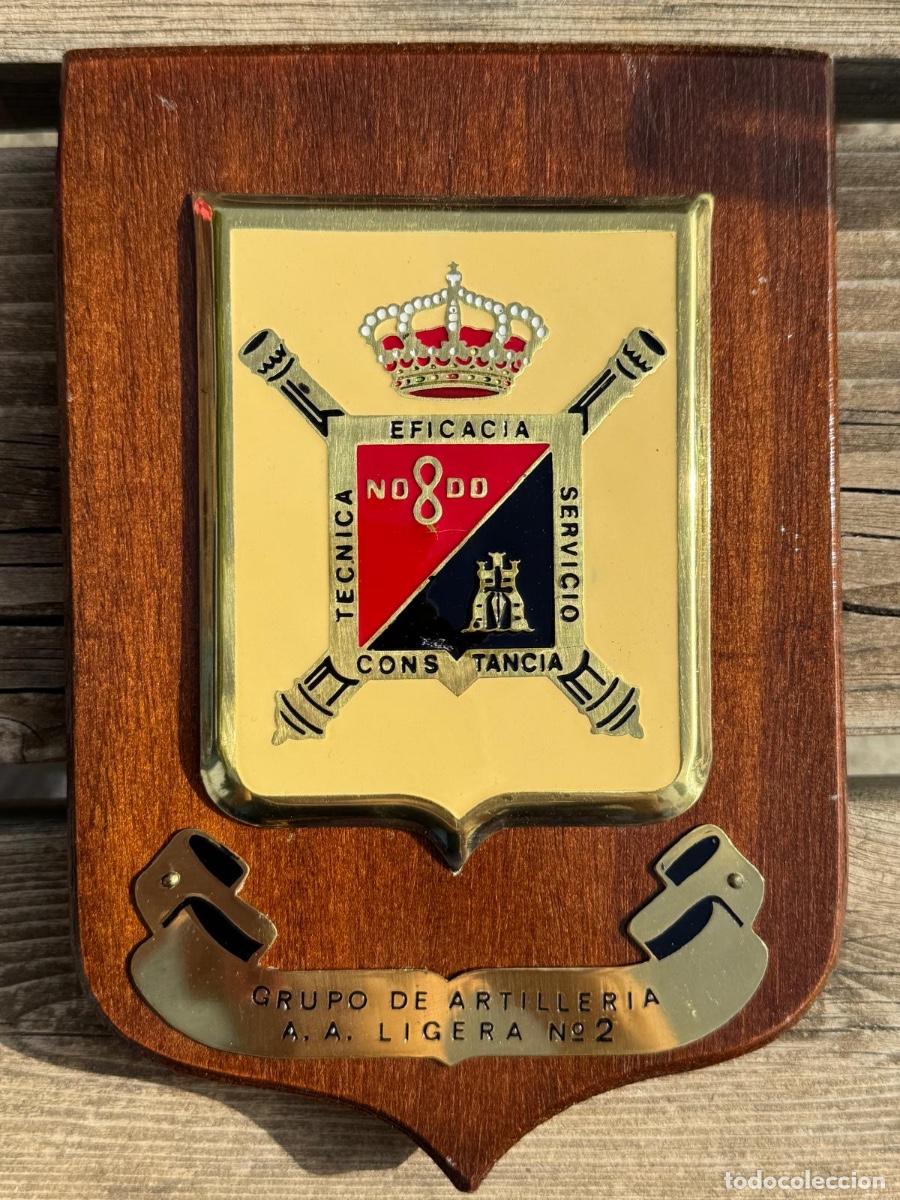 Militaria: Metopa militar bronce madera fieltro grupo artiller&iacute;a a a ligera n 2 20x14cms
