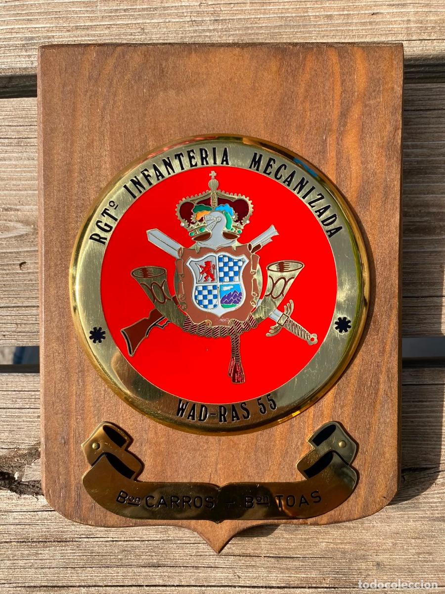 Militaria: Metopa militar bronce madera Batall&oacute;n Carros Batall&oacute;n Toas Regimiento Infanter&iacute;a Mecanizada 20x15cms