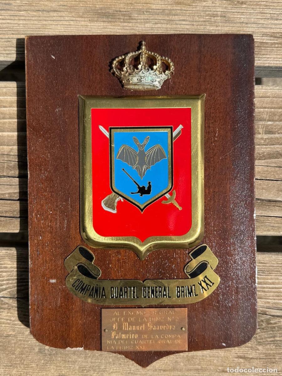 Militaria: Metopa militar bronce madera Compa&ntilde;&iacute;a Cuartel General BRIMZ XXI 20x17 cm