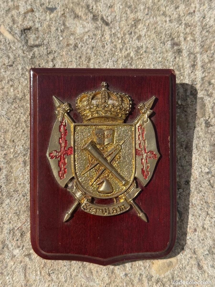 Militaria: Metopa militar bronce madera academia militar ingenieros serviam 12x9cms