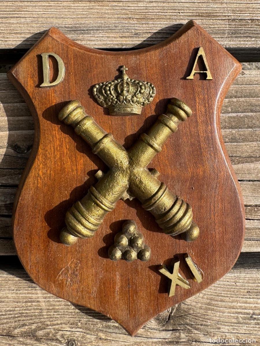 Militaria: Metopa militar Division acorazada XI bronce ca&ntilde;ones balas 18x14cms