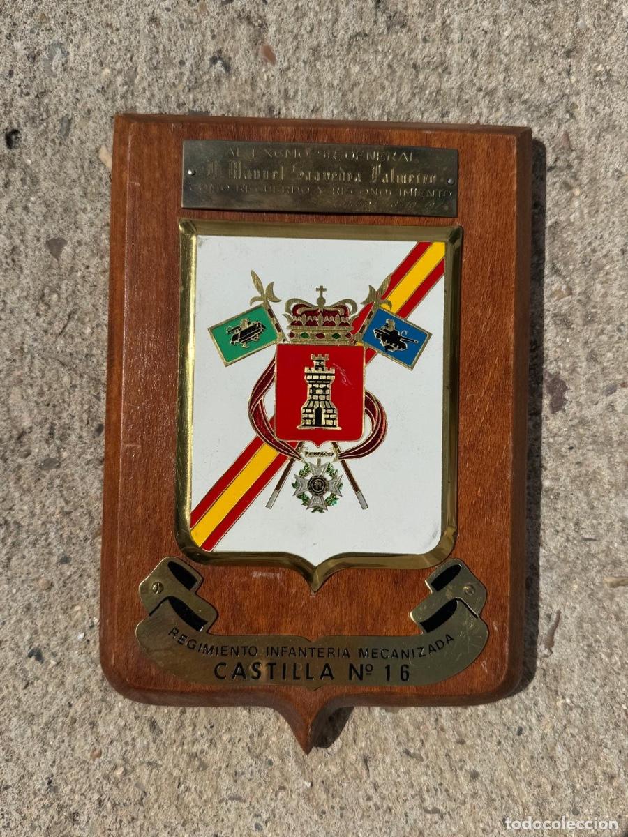 Militaria: Metopa militar regimiento infanter&iacute;a mecanizada Castilla 16 a divisi&oacute;n azul general Saavedra 20x14cm