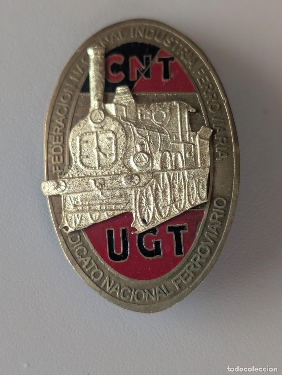 Militaria: INSIGNIA UGT-CNT LATON FEDERACION NACIONAL INDUSTRIA FERROCARRILES