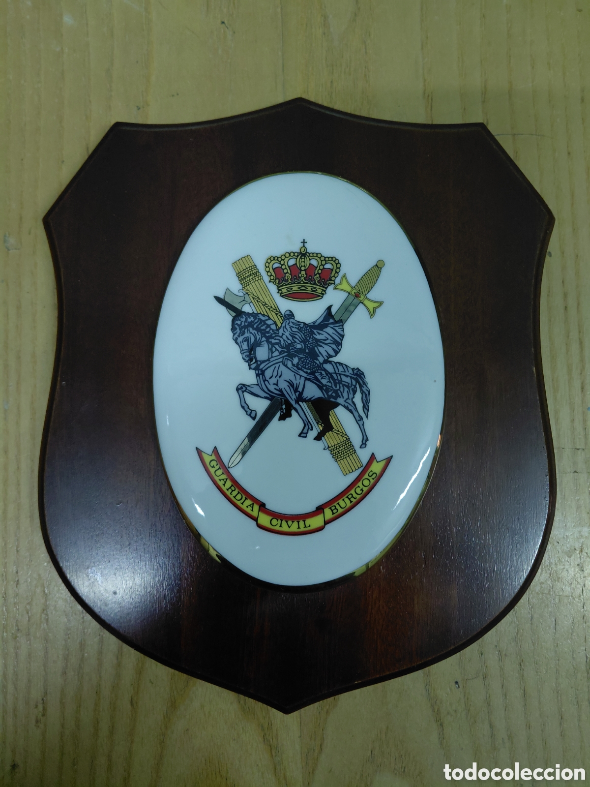 Militaria: Metopa guardia civil de Burgos.