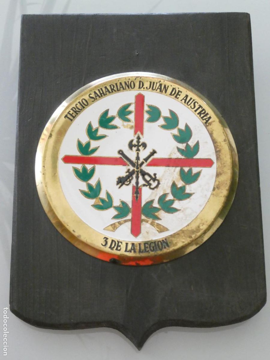 Militaria: ANTIGUA METOPA MILITAR LEGIONARIA. LEGI&Oacute;N TERCIO SAHARIANO JUAN AUSTRIA FUERTEVENTURA 20X14CM. 220GR