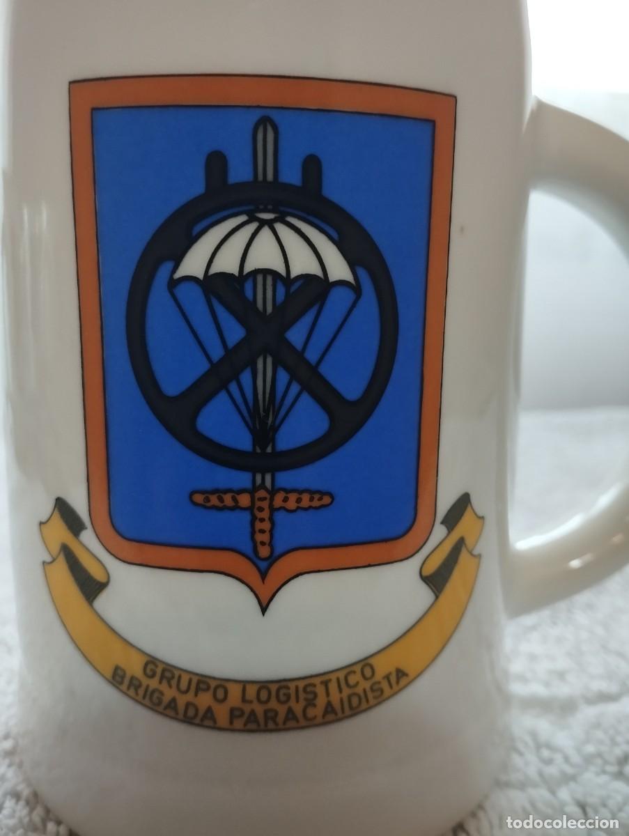 Militaria: jarra BRIGADA PARACAIDISTA II bandera