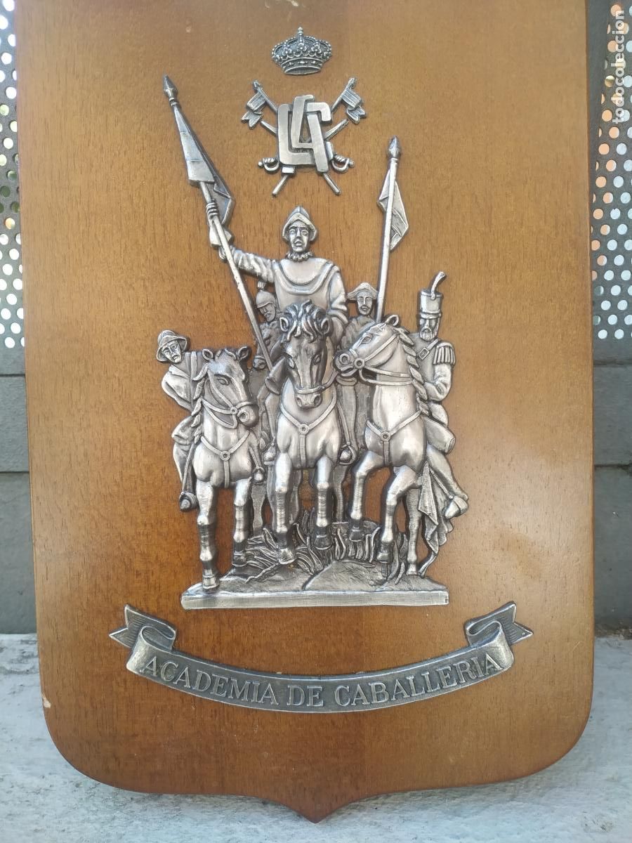 Militaria: Metopa militar Academia caballer&iacute;a con jinetes en relieve