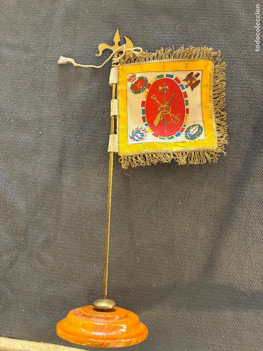 Militaria: Antigua bandera banderin de mesa La Legi&oacute;n Tercio Duque de Alba ej&eacute;rcito espa&ntilde;ol 10x12 alto 29 cm