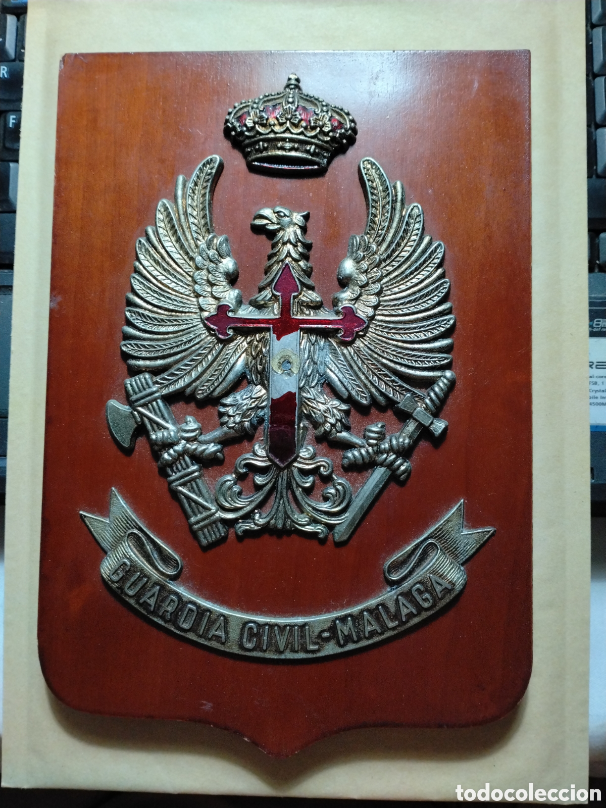 Militaria: METOPA - GUARDIA CIVIL - M&Aacute;LAGA - ESCUDO EMBLEMA CUERPO DE CARABINEROS - AGUILA IMPERIAL.