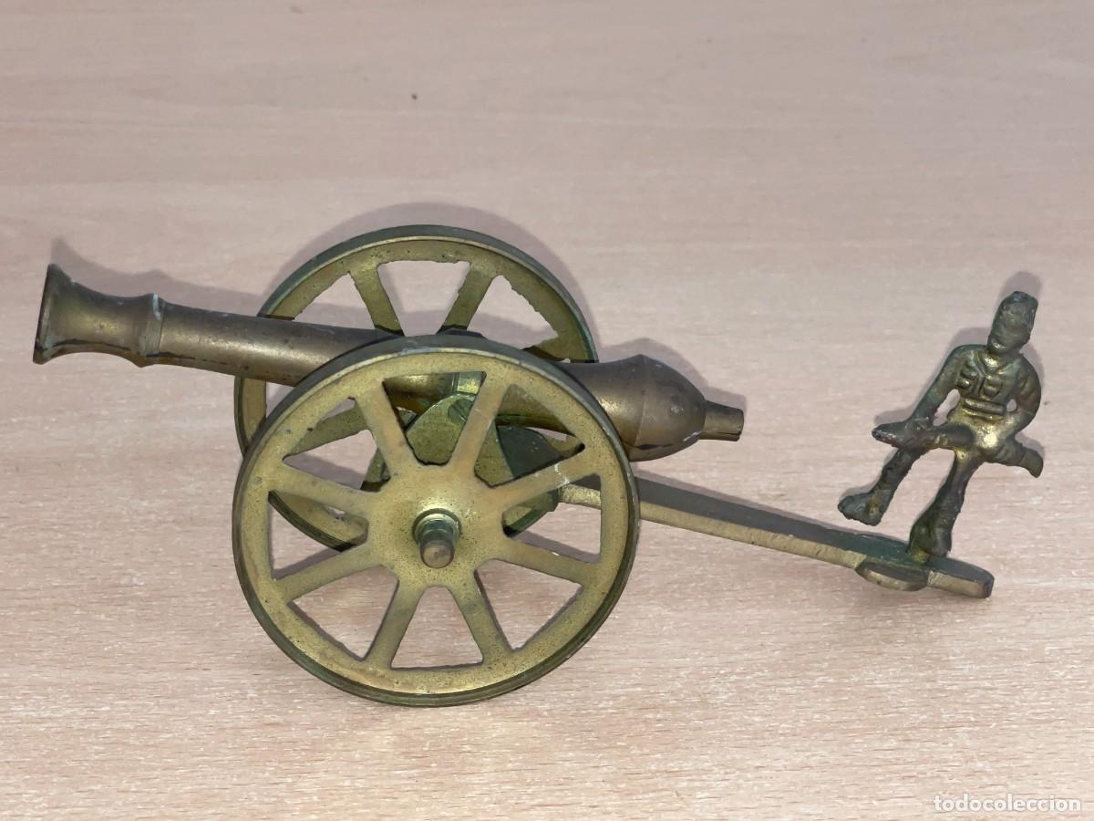 Militaria: 6- Antiguo ca&ntilde;&oacute;n de lat&oacute;n con soldado decorativo vintage 18,5 cm. militar guerra pirata corsario