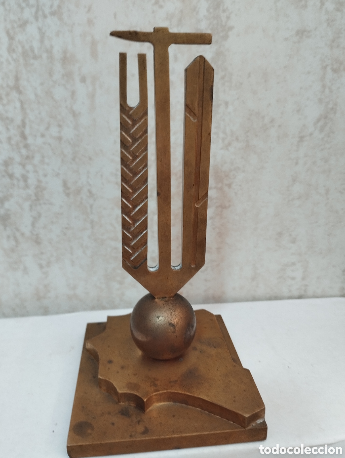 Militaria: SINDICATO VERTICAL FIGURA ESCULTURA BRONCE/LATON MACIZO &Eacute;POCA FRANCO