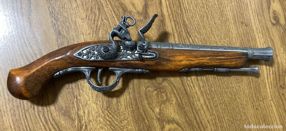 Militaria: R&eacute;plica de Pistola de Chispa (Siglo XVIII) - Madera y Metal - Trabuco