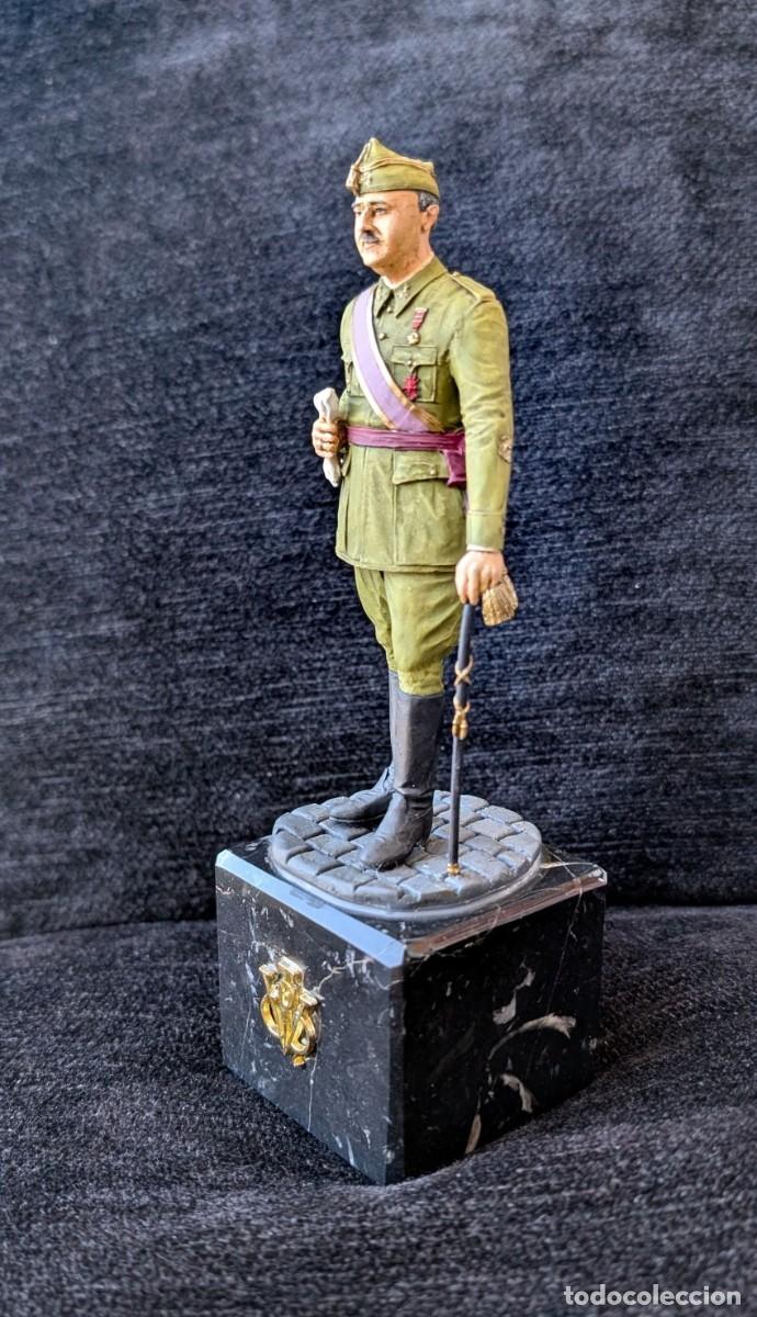 Militaria: Figura Caudillo Francisco Franco. Escala 120mm