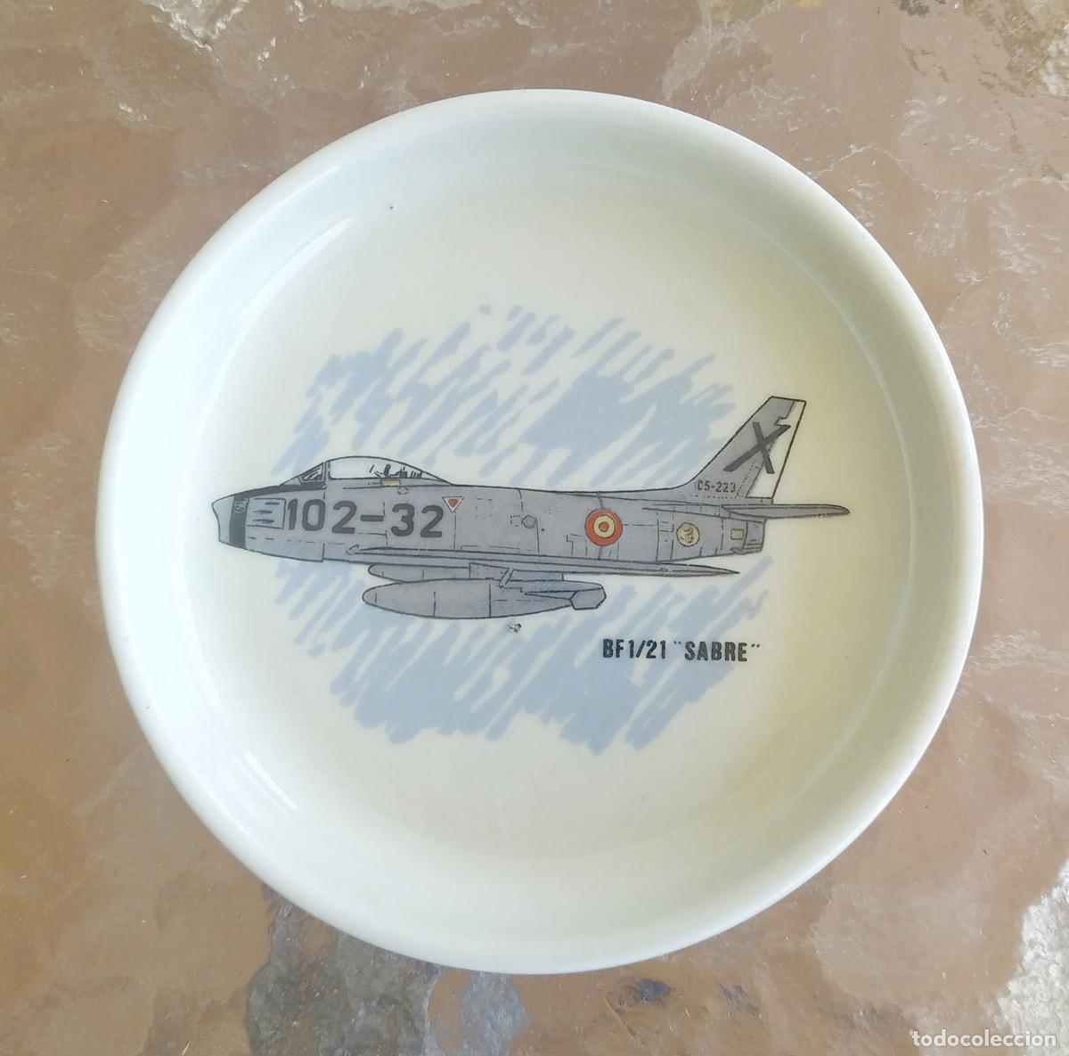 Militaria: Cenicero cer&aacute;mica C.5/F-86F Sabre Ej&eacute;rcito del Aire 102 Escuadr&oacute;n (Zaragoza) a&ntilde;os 70