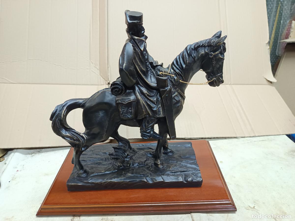 Militaria: FIGURA GUARDIA CIVIL RURAL 1943. PATRULLA A CABALLO, RESINA PATINADA BRONCE, BASE MADERA.