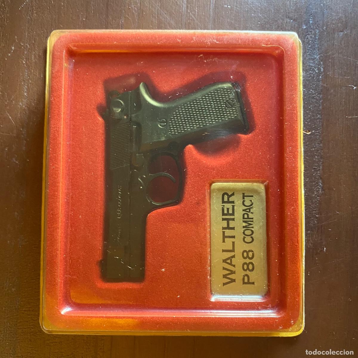 Militaria: Miniatura Walther P88 Compact escala 1:2,5 &ndash; Colecci&oacute;n Pistolas y Rev&oacute;lveres