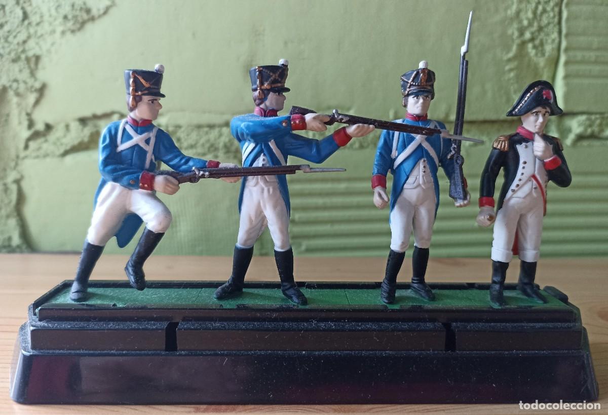 Militaria: 4 Soldados de plomo miniaturas