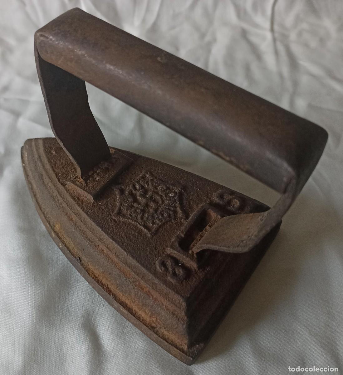 Militaria: Plancha de hierro con s&iacute;mbolo cruz gamada (III Reich Hitler- Nazi- Alemania) WWII