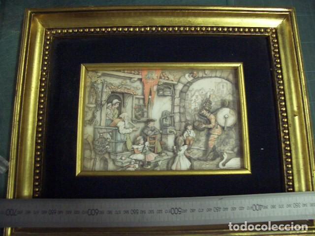 Militaria: Paper Tole, Decoupage 3DNo es una l&aacute;mina plana, sino un cuadro tridimensional o diorama en relie