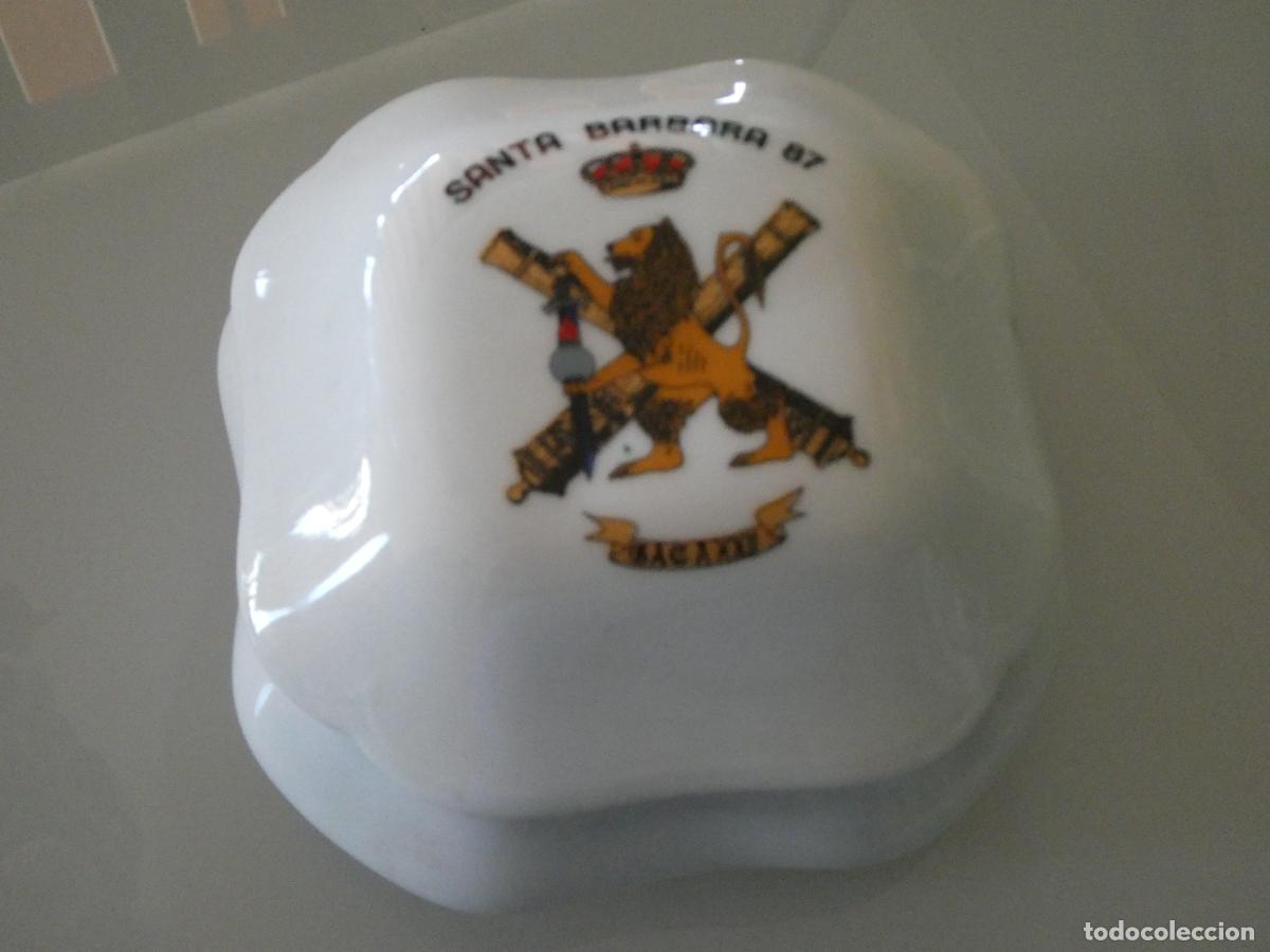 Militaria: JOYERO DE CER&Aacute;MICA MILITAR. SANTA B&Aacute;RBARA 87 GACA XXII ARTILLER&Iacute;A. 14X14X8CM. 750GR