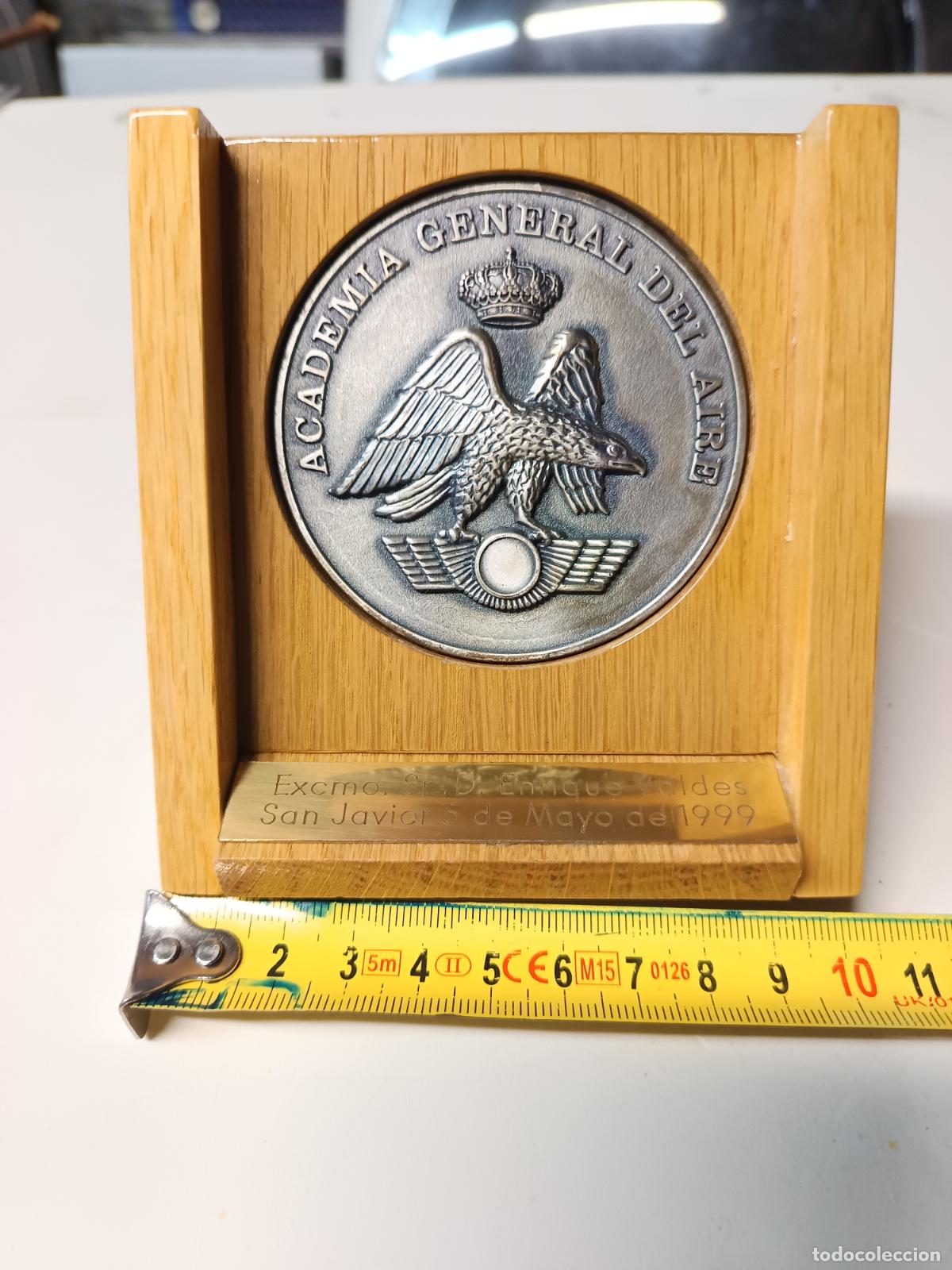 Militaria: METOPA ACADEMIA GENERAL DEL AIRE EJERCITO, METAL