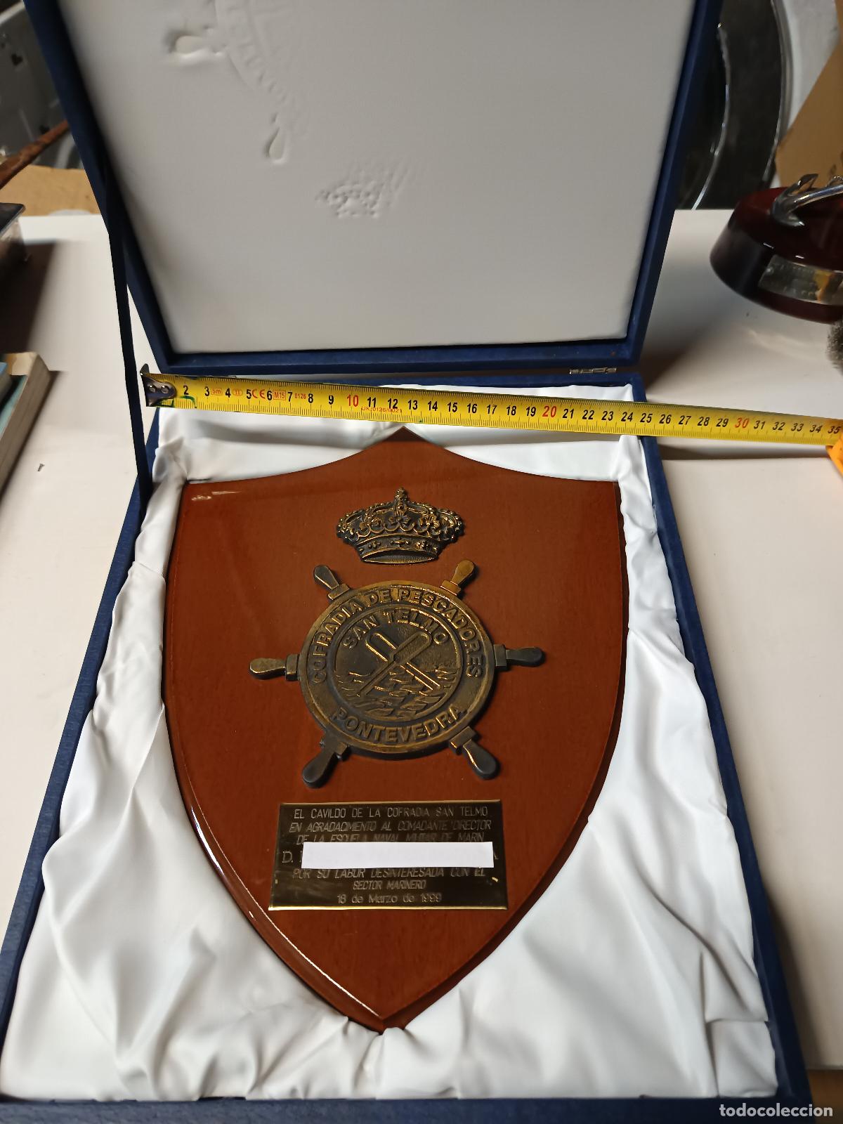 Militaria: METOPA COFRADIA DE PESCADORES SAN TELMO PONTEVEDRA A COMANDANTE DE LA ESCUELA NAVAL MILITAR DE MARIN