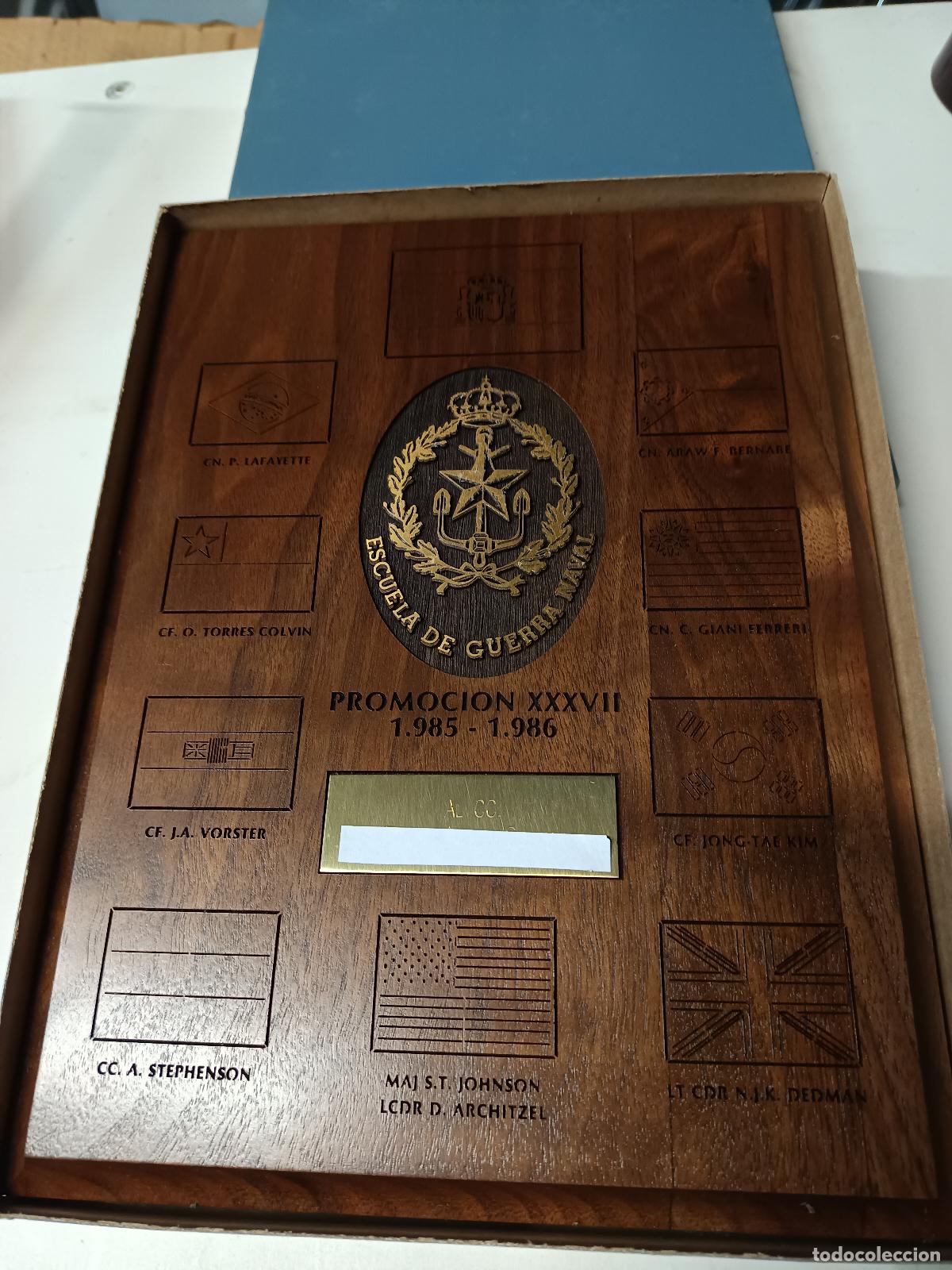 Militaria: METOPA ORLA ESCUELA DE GUERRA NAVAL, PROMOCION XXXVII 1985-86, MADERA