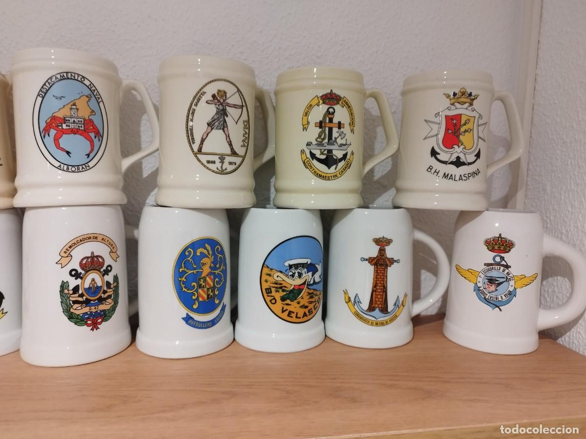 Militaria: Jarras escudos militares