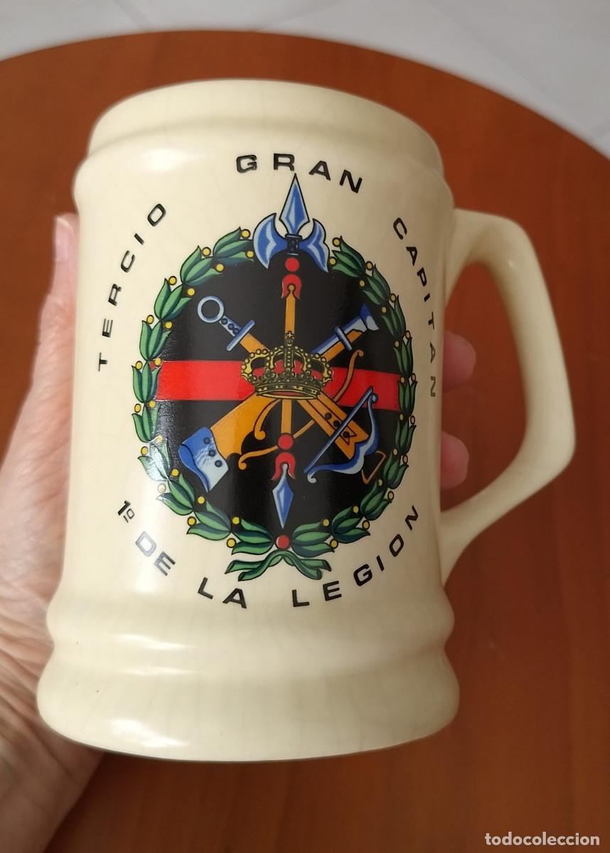 Militaria: JARRA DE CERAMICA - TERCIO GRAN CAPITAN - 1&ordm; DE LA LEGION - 12,5X9 CM