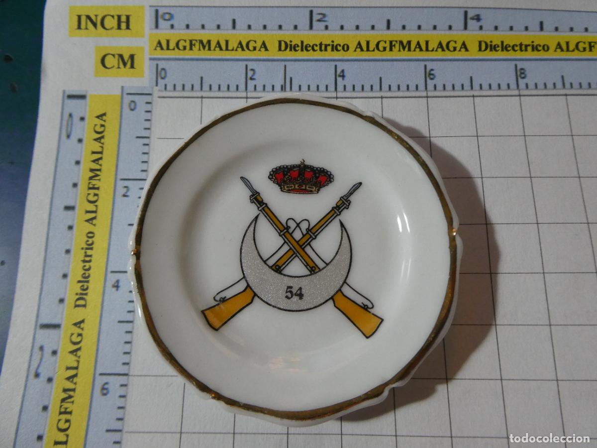 Militaria: PLATITO CER&Aacute;MICA MILITAR. UNIDADES MILITARES CEUT&Iacute;ES. CEUTA REGULARES 54. 25GR