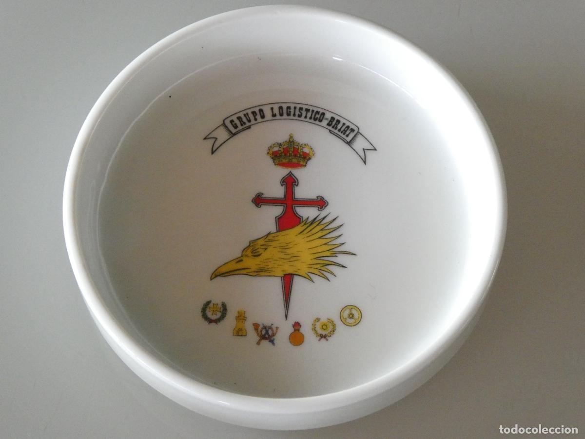 Militaria: CENICERO CER&Aacute;MICA MILITAR. GRUPO LOG&Iacute;STICO BRIAT. 13CM 280GR