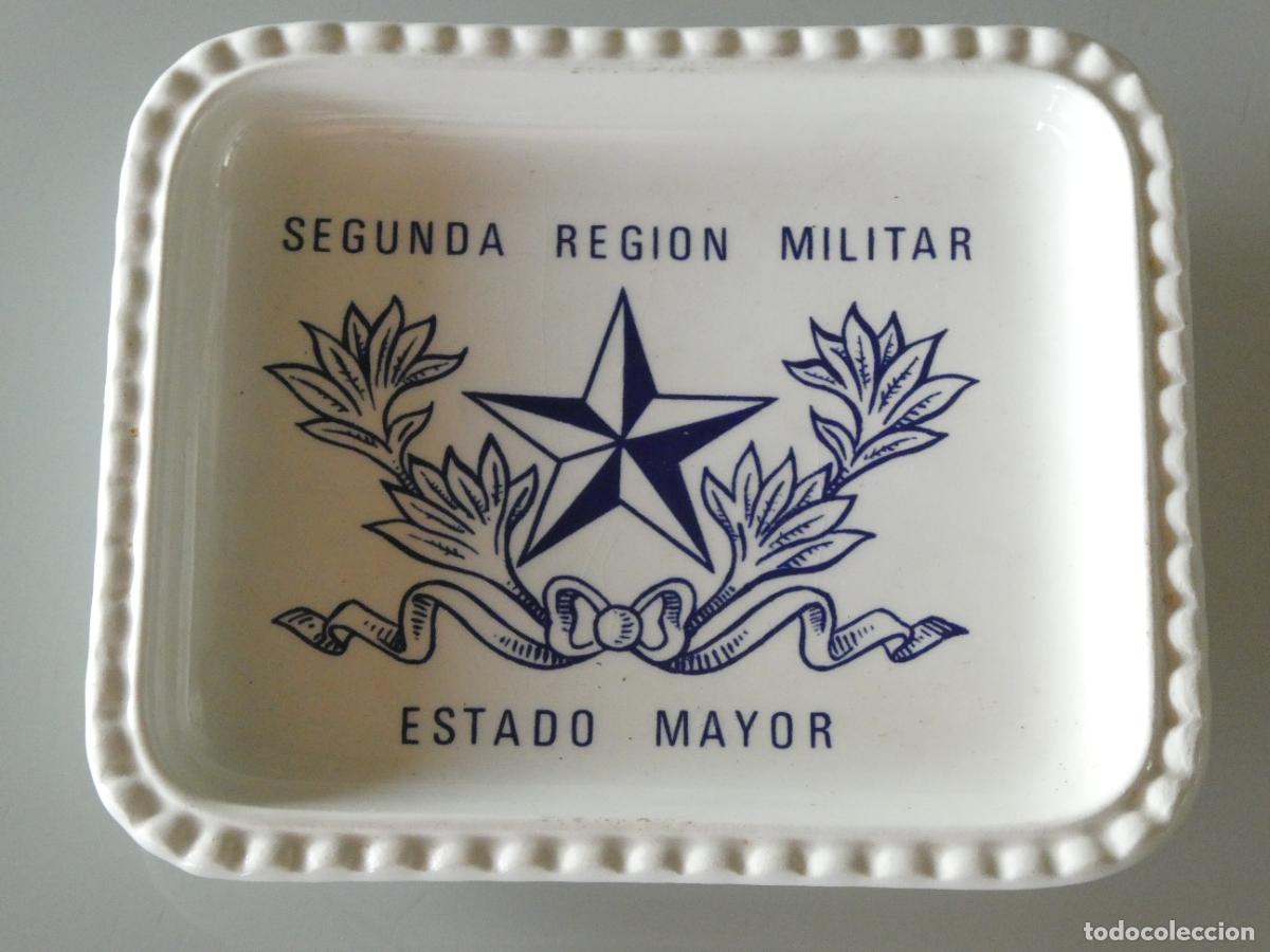 Militaria: CENICERO CER&Aacute;MICA MILITAR. LA CARTUJA SEVILLA PICKMAN. SEGUNDA REGI&Oacute;N ESTADO MAYOR. 14CM 190GR