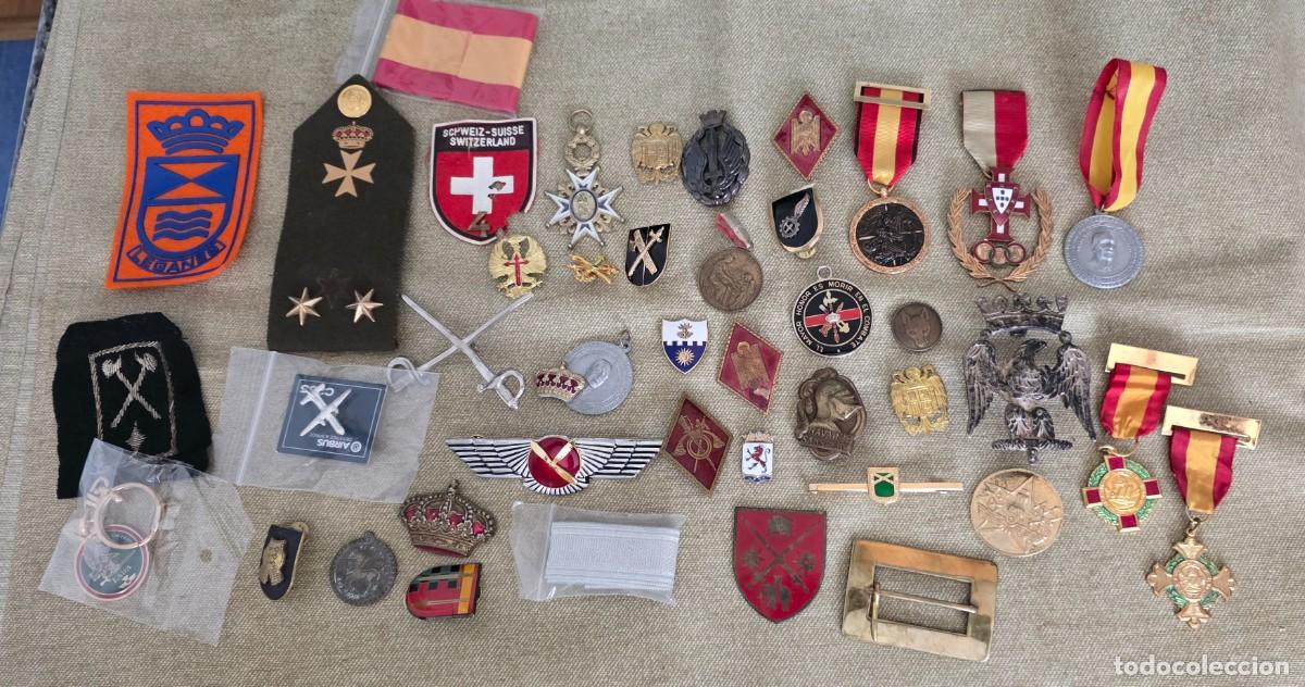 Militaria: LOTE VARIADO MILITAR