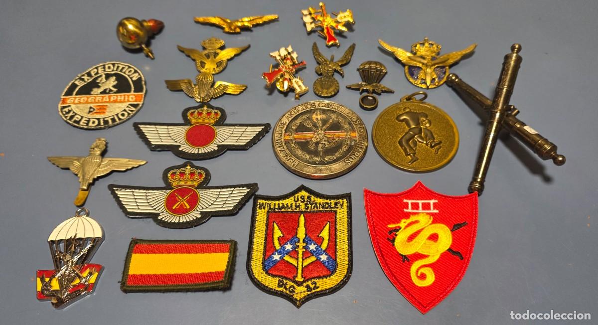 Militaria: LOTE MILITAR INSIGNIAS