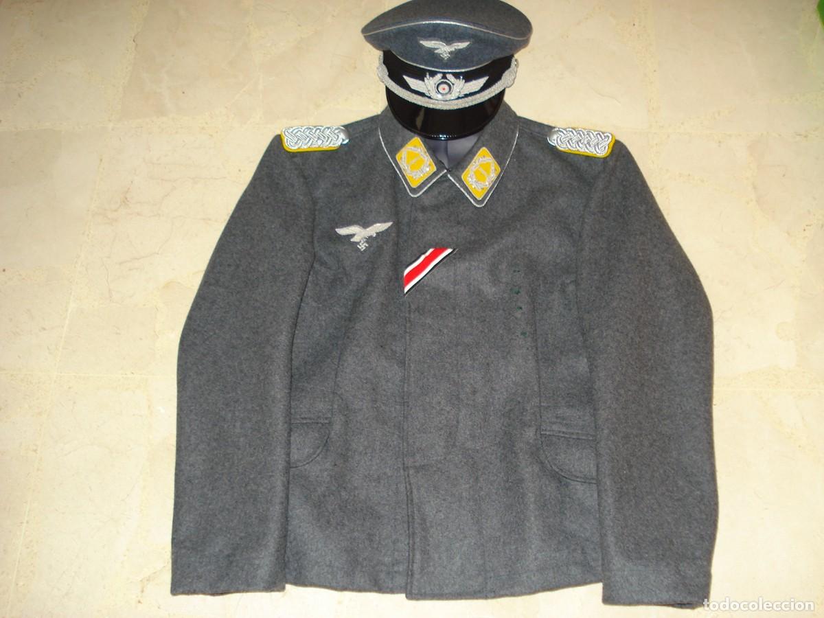 Militaria: Gorra y guerrera oficial Luftwaffe