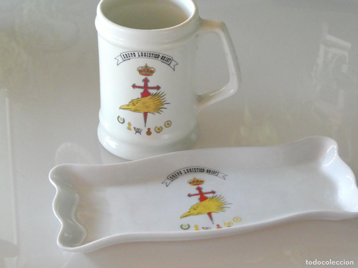 Militaria: JARRA + BANDEJA CENICERO CER&Aacute;MICA MILITAR. GRUPO LOG&Iacute;STICO BRIAT. 810GR