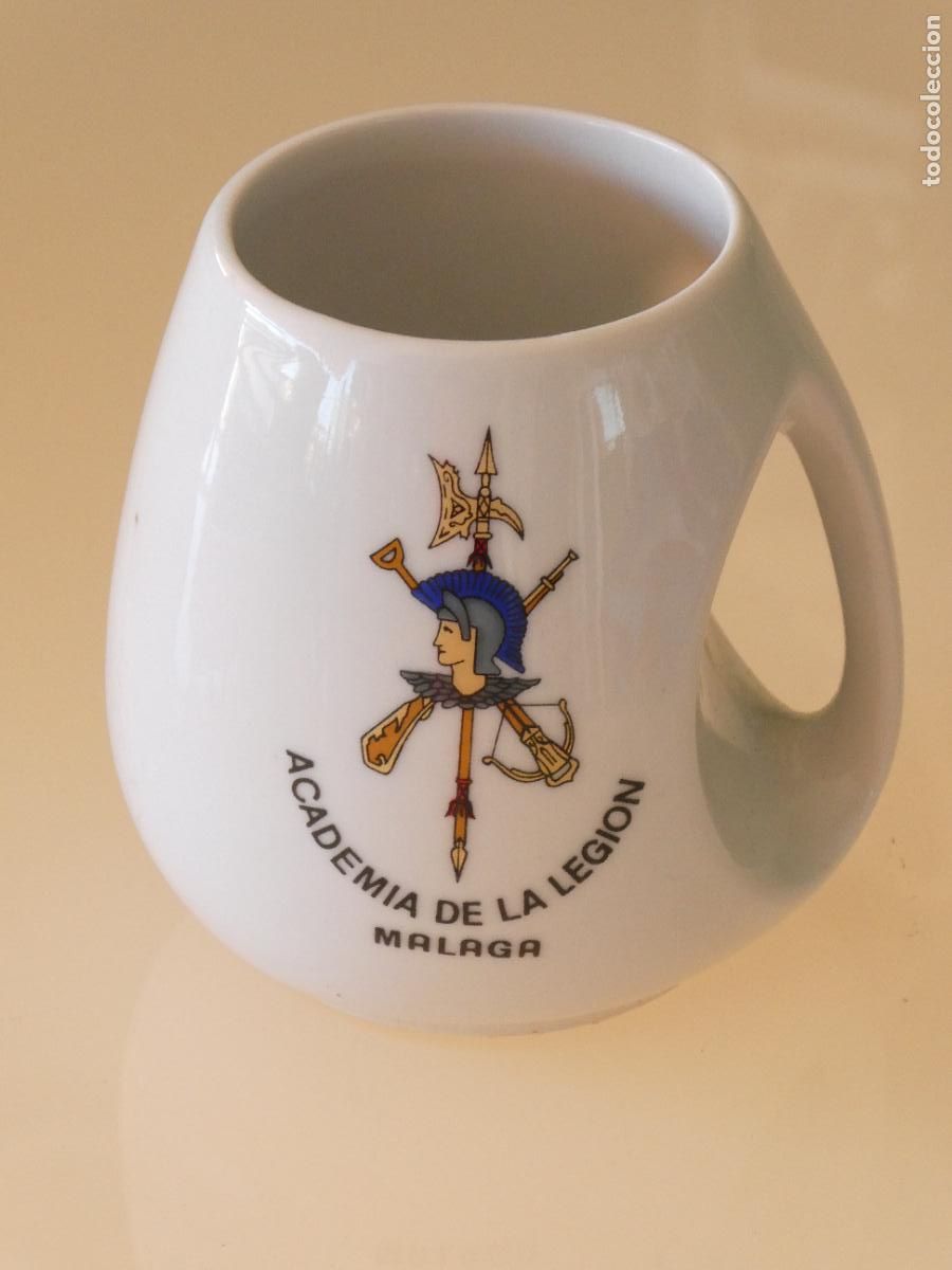 Militaria: JARRA CER&Aacute;MICA MILITAR. LEGI&Oacute;N ESPA&Ntilde;OLA M&Aacute;LAGA ACADEMIA FORMACI&Oacute;N DE MANDOS. 9,5CM 330GR