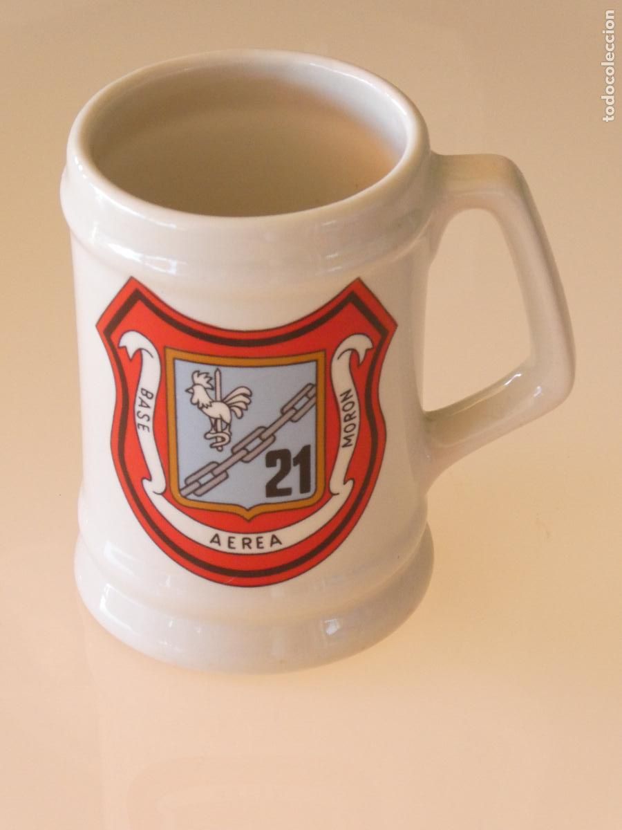 Militaria: JARRA CER&Aacute;MICA MILITAR. EJ&Eacute;RCITO DEL AIRE BASE AEREA MOR&Oacute;N ALA 21. 13CM 570GR