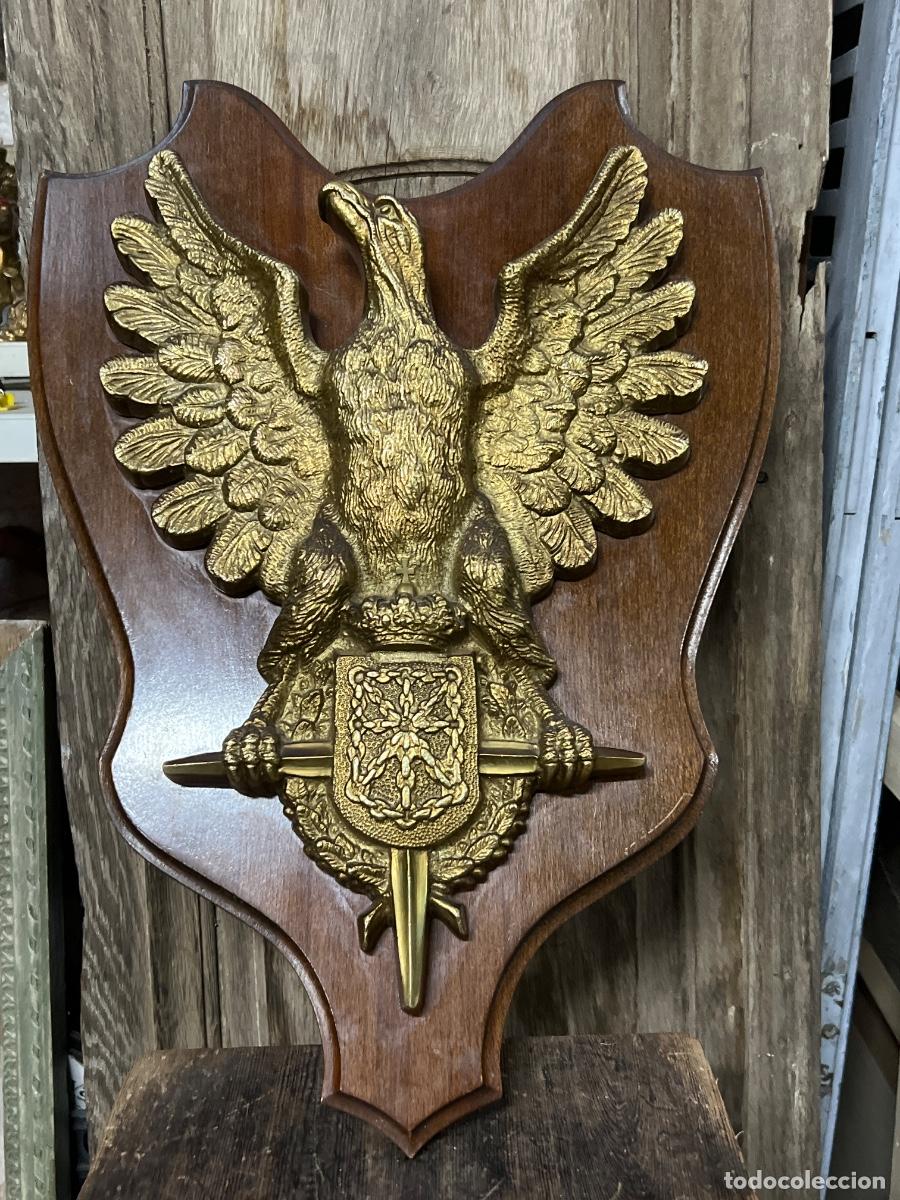 Militaria: Metopa militar bronce 50x36cms &aacute;guila brigadas Navarra laureada cruz San Fernando