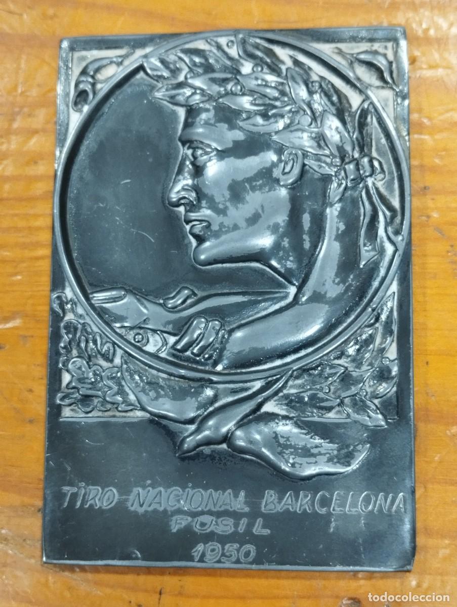 Militaria: PLACA TROFEO NACIONAL BARCELONA. MODALIDAD FUSIL 1950 EN PLOMO.